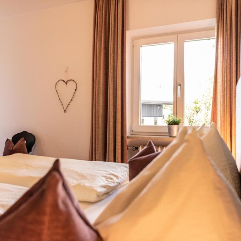 Haus Lohengrin Ferienwohnung 1 - Superior One-Bedroom Apartment with Balcony - 14