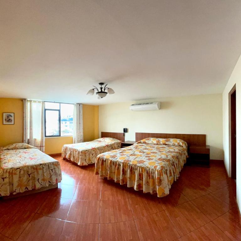 Hotel Nirvana Miraflores - Triple Room with City View - 3
