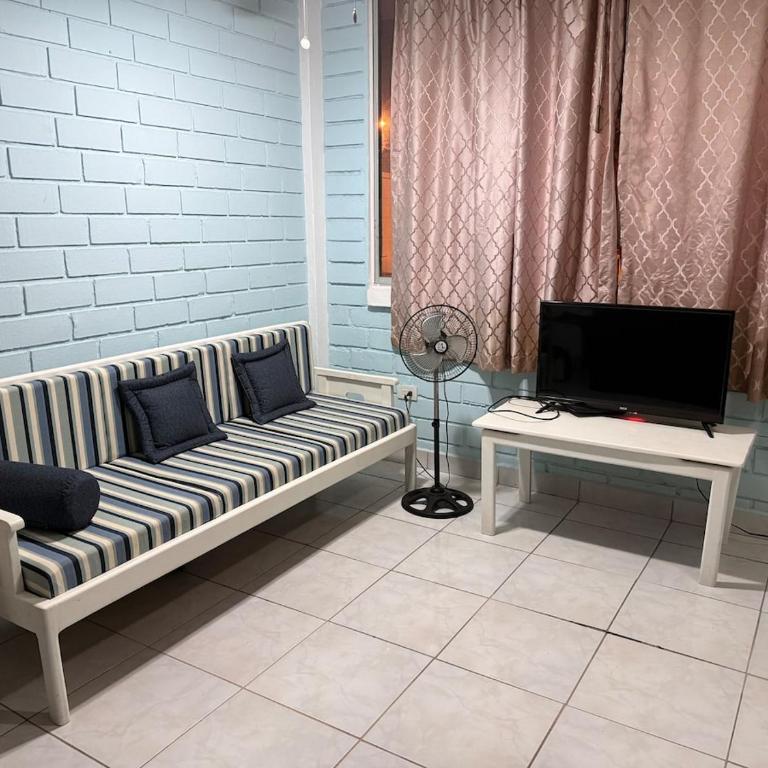 Casa en Tonsupa - Three-Bedroom Villa - 1