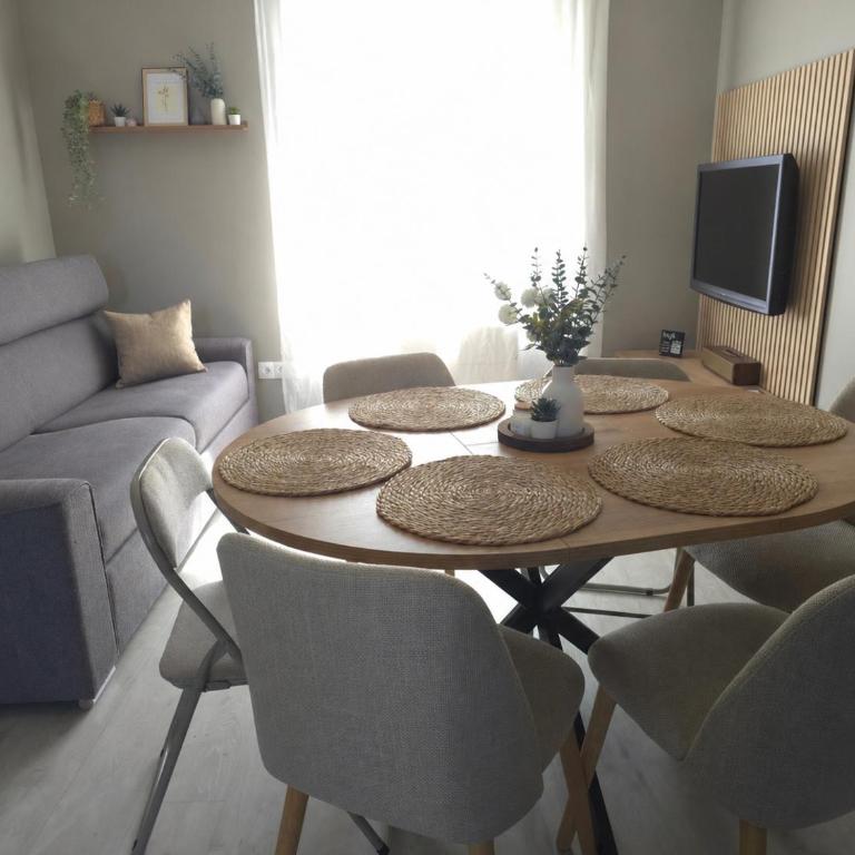 Le Familial - 6 pers - Climatisé - proche Walibi - Appartement 2 Chambres - 13