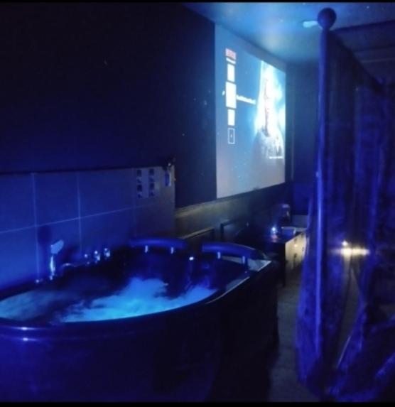Cinema et balneotherapy - La SPAcieuse Room - Apartamento de 1 dormitorio - 17