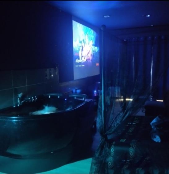 Cinema et balneotherapy - La SPAcieuse Room - Apartamento de 1 dormitorio - 13