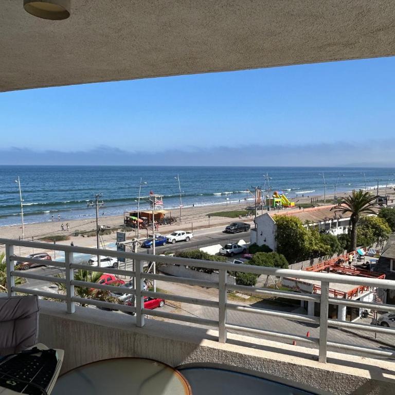 Departamento en la serena con vista al mar - Three-Bedroom Apartment - 7