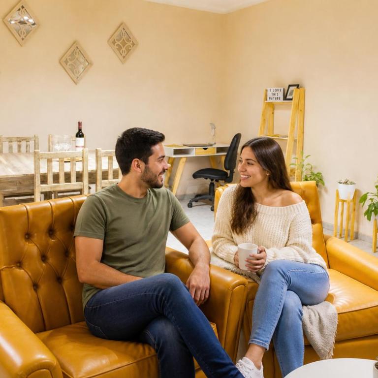 Alojamiento - 2 Bicis - Buena Ubicación - Cochera cubierta a 300mts Gratis - Two-Bedroom House - 1