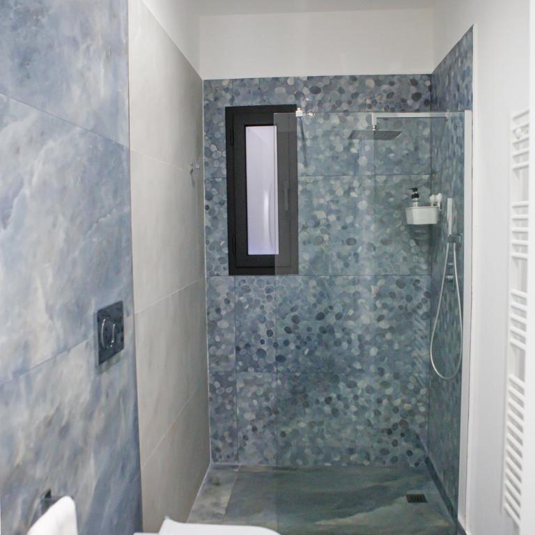 Sisilì Rooms - Two-Bedroom Deluxe Apartment with Balcony - 7