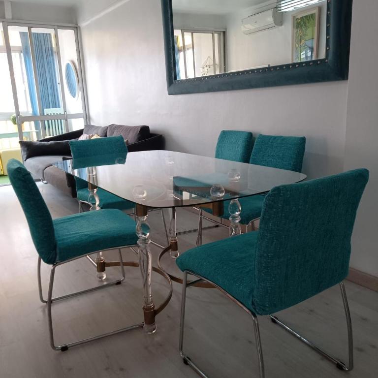 Un lugar agradable en Málaga - Three-Bedroom Apartment - 3