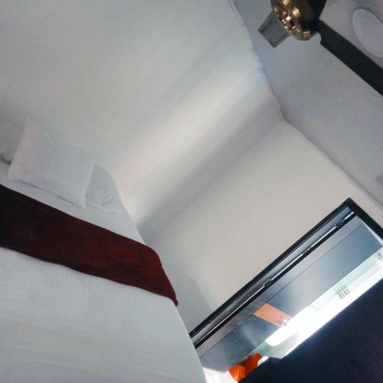 Alojamiento RUBY'S - One-Bedroom House - 3