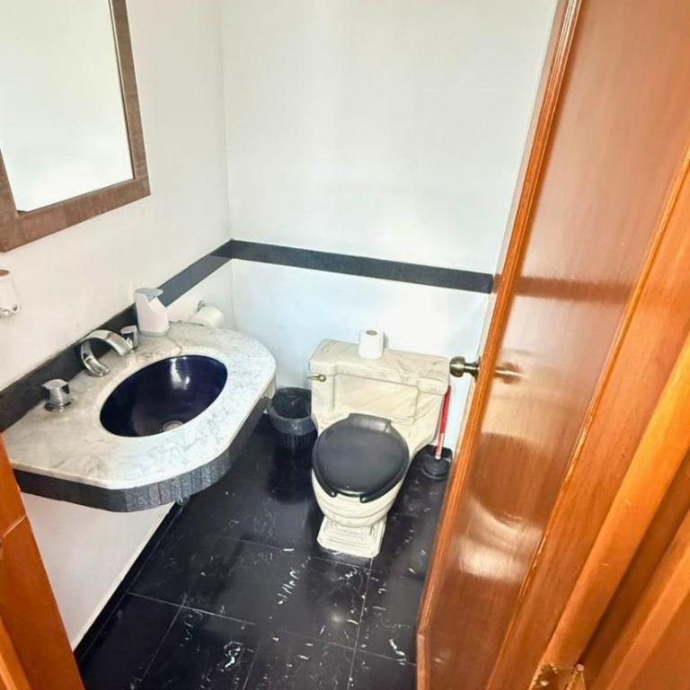 MRE Goldsmith Polanco - Triple Room with Shared Bathroom - 10