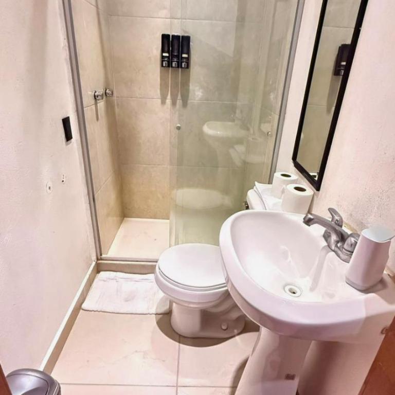 MRE Goldsmith Polanco - Twin Room with Private External Bathroom - 7