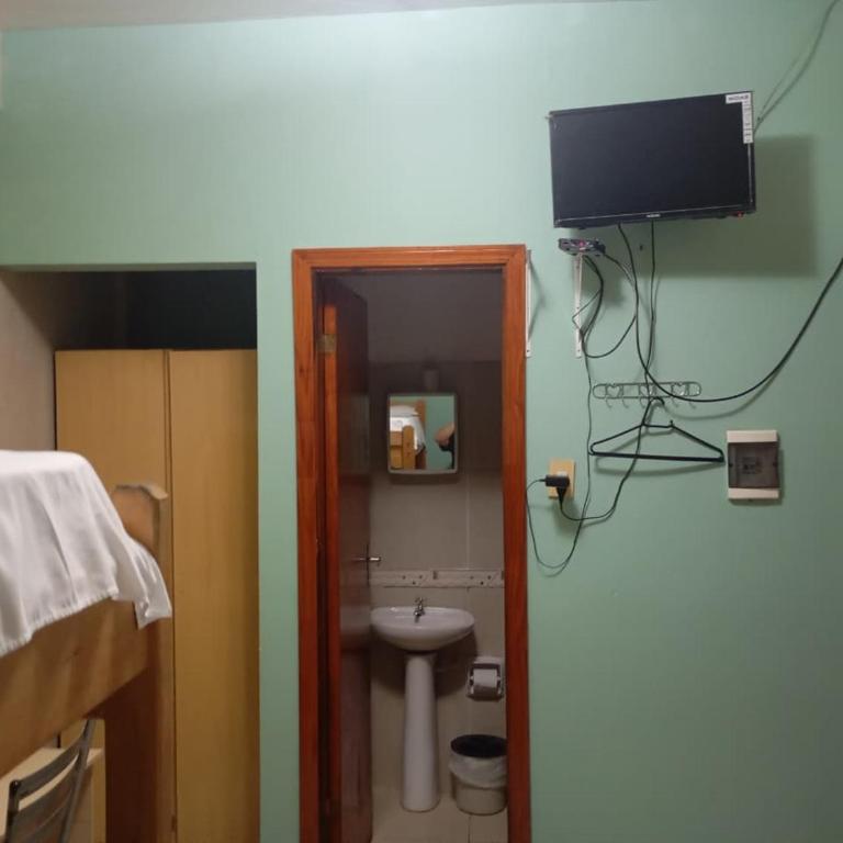 Marina Hotel - Budget Triple Room - 3