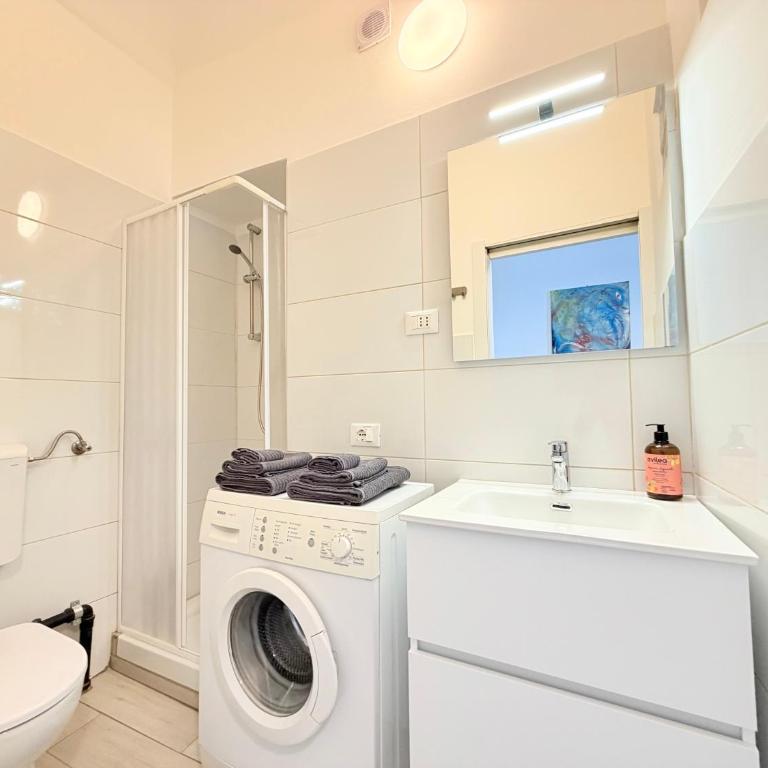 2 min from Porta Nuova - Modern Studio - One-Bedroom Apartment - 12