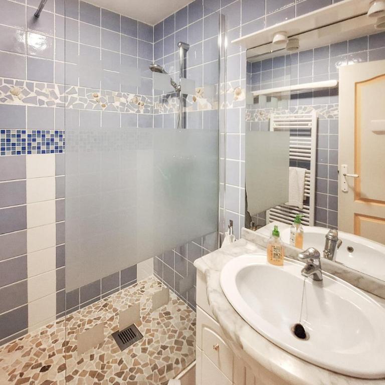 Lovely Home In Arcachon With Wifi - Maison de Ville 3 Chambres - 5