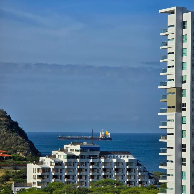 A un paso del mar, 5G wifi and free parking - Three-Bedroom Apartment - 5