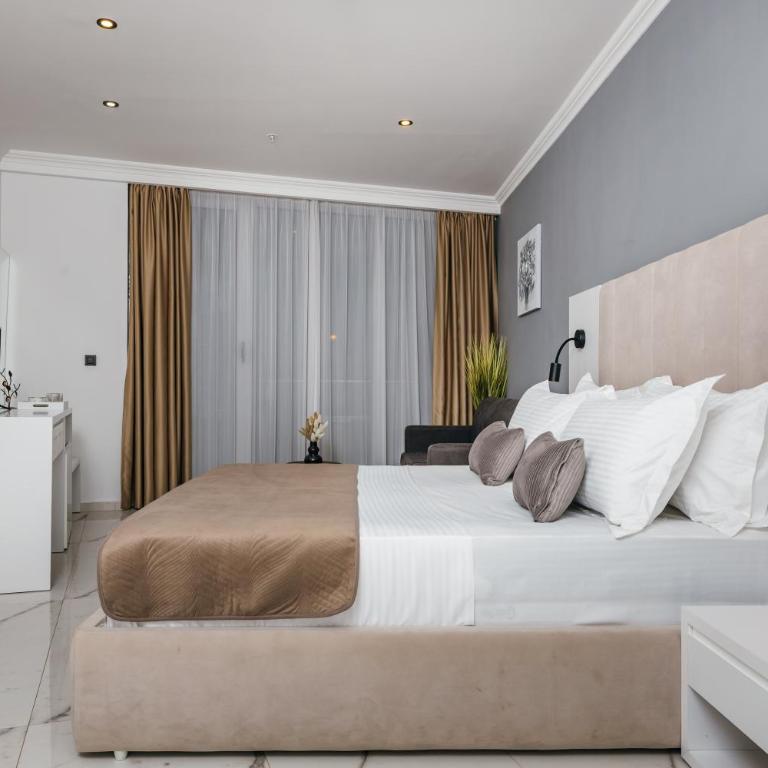 ARABESQUE Apartments & Suite - Deluxe Double Room with Balcony - 13