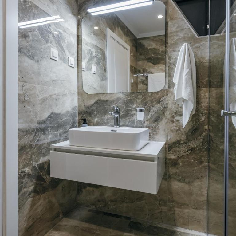 ARABESQUE Apartments & Suite - Deluxe Double Room with Balcony - 12