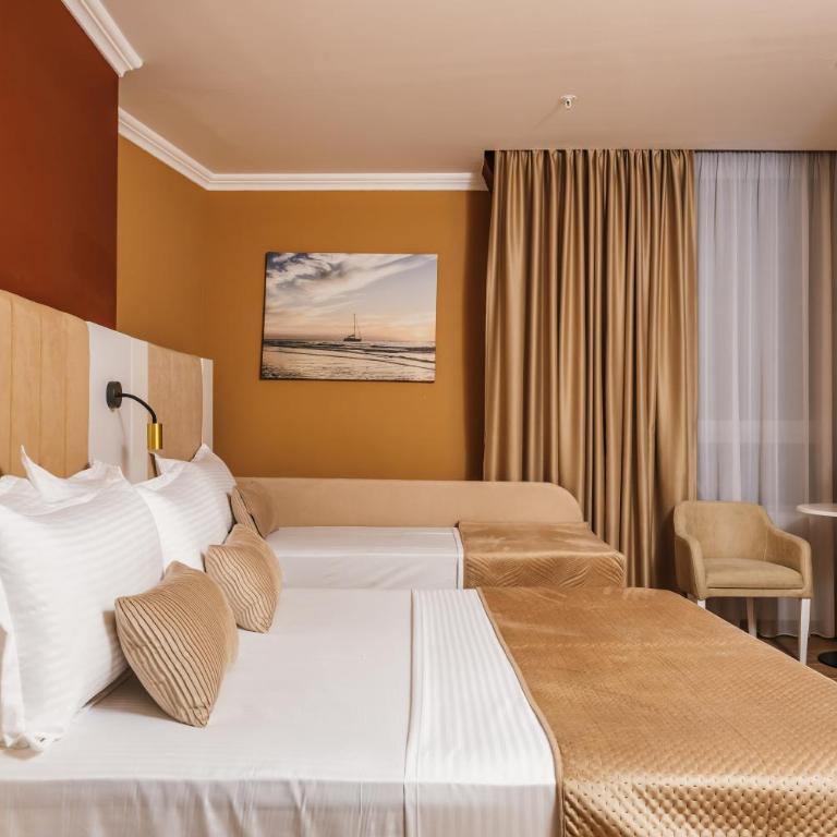 ARABESQUE Apartments & Suite - Deluxe Triple Room with Sea View - 2