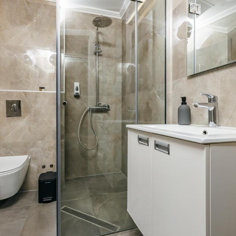 ARABESQUE Apartments & Suite - Deluxe Triple Room with Sea View - 2