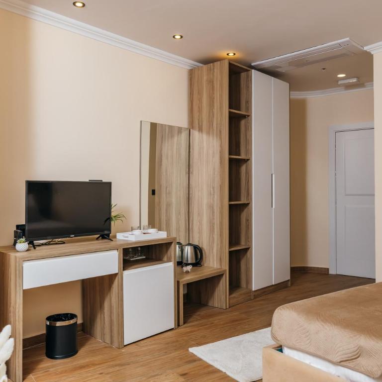 ARABESQUE Apartments & Suite - Deluxe Triple Room with Sea View - 11