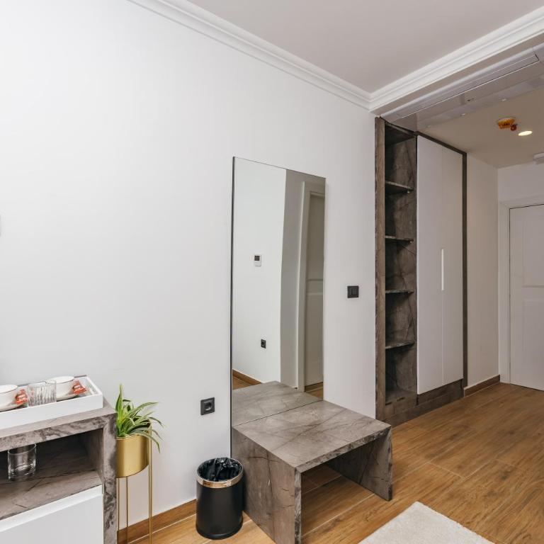 ARABESQUE Apartments & Suite - Deluxe Triple Room with Sea View - 7