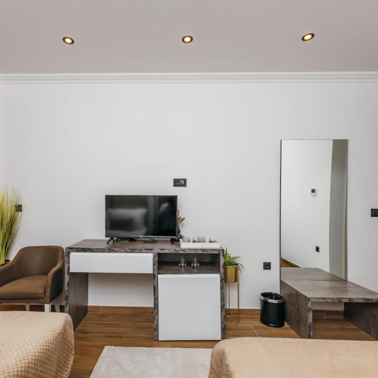 ARABESQUE Apartments & Suite - Deluxe Triple Room with Sea View - 8