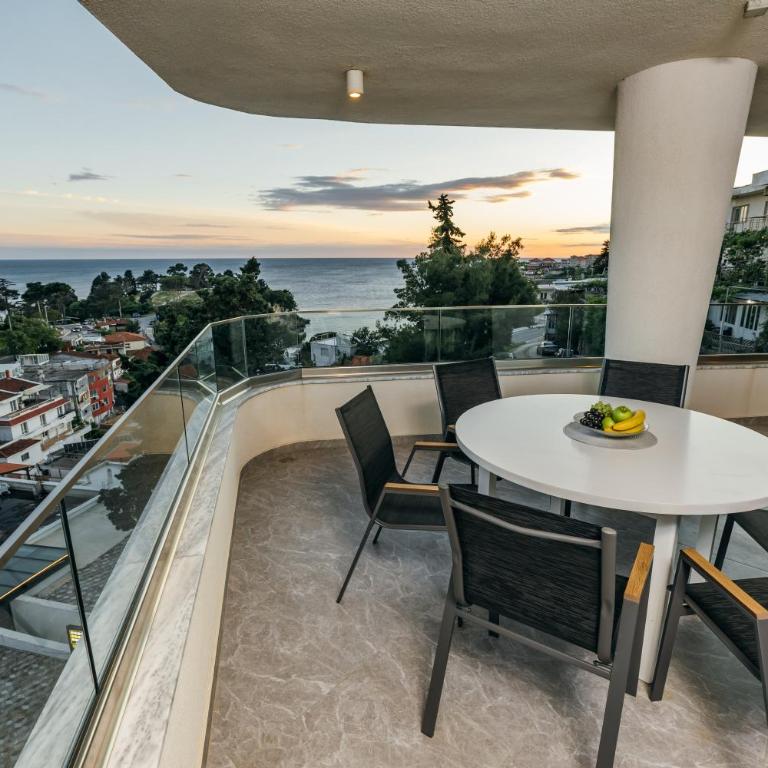 ARABESQUE Apartments & Suite - Two-Bedroom Apartment with Terrace and Sea View - 1