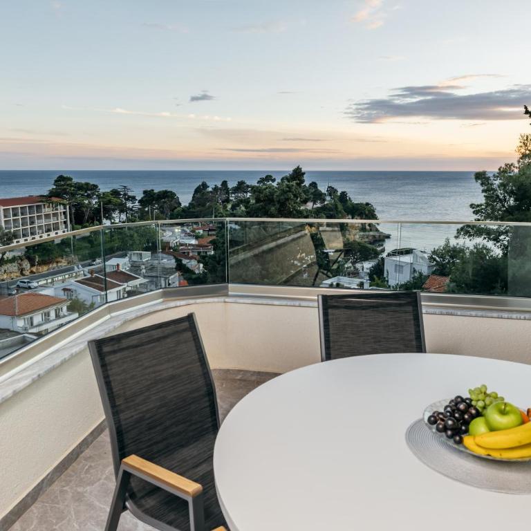 ARABESQUE Apartments & Suite - Two-Bedroom Apartment with Terrace and Sea View - 4