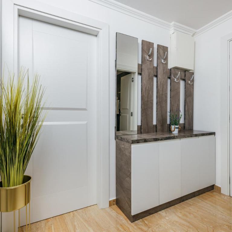 ARABESQUE Apartments & Suite - One-Bedroom Apartment with Balcony and Sea View - 7