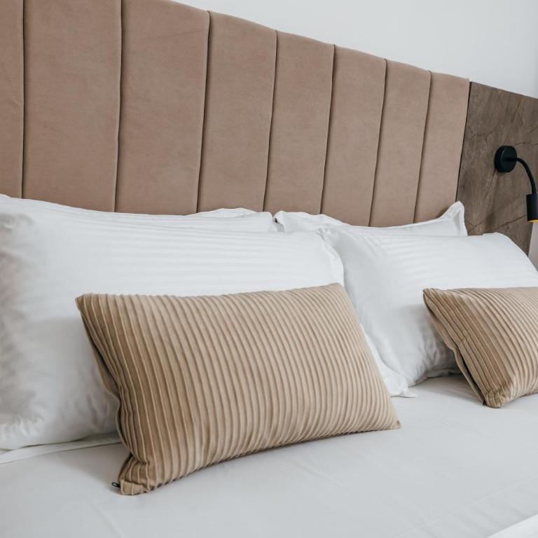 ARABESQUE Apartments & Suite - One-Bedroom Apartment with Balcony and Sea View - 2