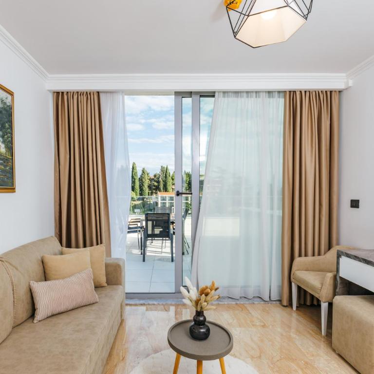 ARABESQUE Apartments & Suite - One-Bedroom Apartment with Balcony and Sea View - 10
