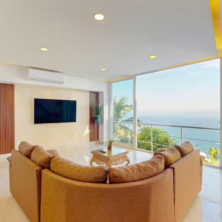 Oceanview Luxury Penthouse Pool & Walk to Beach - Apartamento de 2 dormitorios - 1