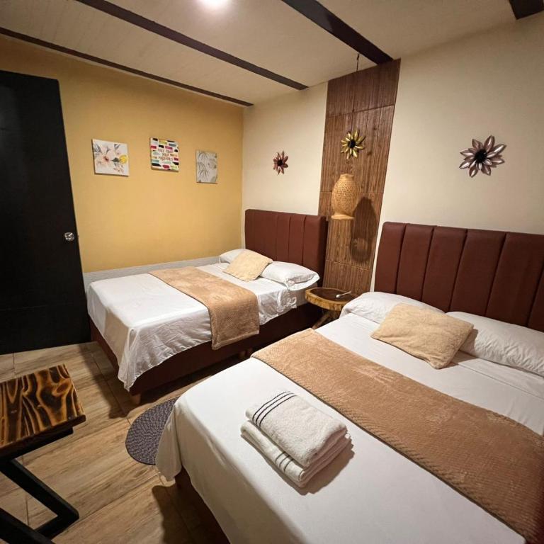 Hospedaje Casa Naranja Salento - Triple Room with Private Bathroom - 1