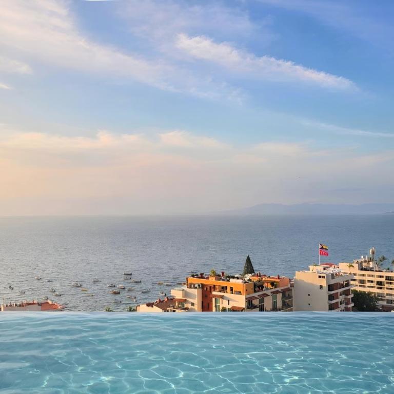 Two-Bedroom Apartment with Panoramic Ocean View and Zona Romantica - Two-Bedroom Apartment - 3