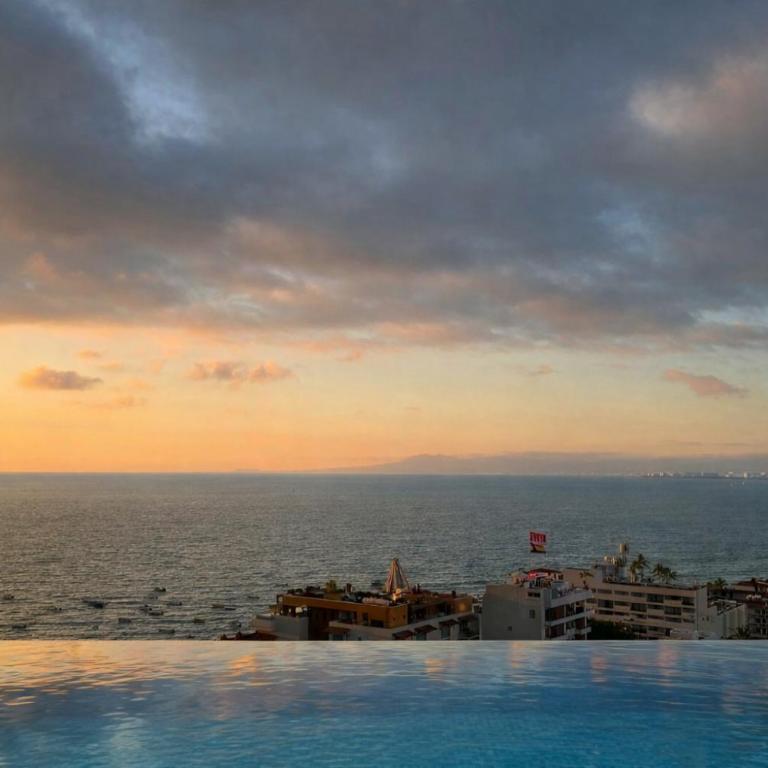 Two-Bedroom Apartment with Panoramic Ocean View and Zona Romantica - Two-Bedroom Apartment - 18