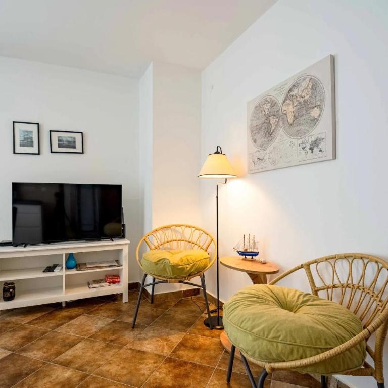 Amazing Apartment In Kotor With Wifi - Three-Bedroom Apartment with Sea View - 6