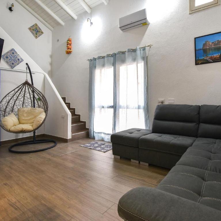 2 Bedroom Lovely Home In Castellammare Del Golf - Casa con 2 Camere da Letto - 6