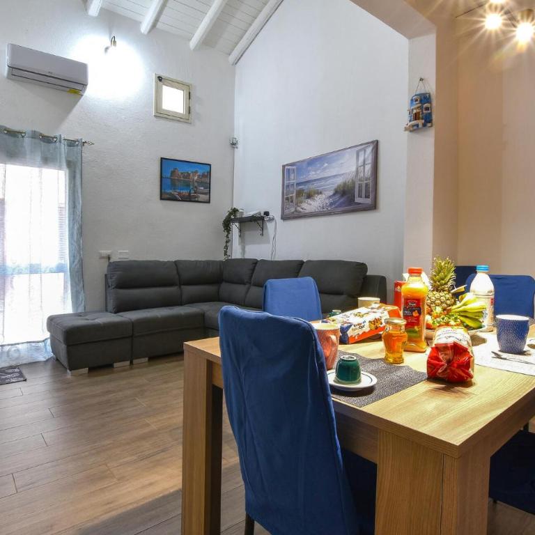 2 Bedroom Lovely Home In Castellammare Del Golf - Casa con 2 Camere da Letto - 7