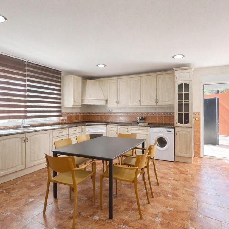 4 Bedroom Stunning Home In Villajoyosa - Casa de 4 dormitorios - 4