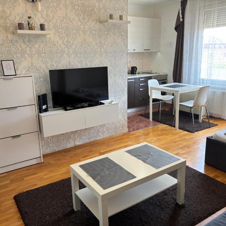 Heart of the city - Studio Apartman s Balkonom - 4