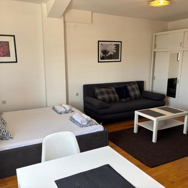 Heart of the city - Studio Apartman s Balkonom - 2