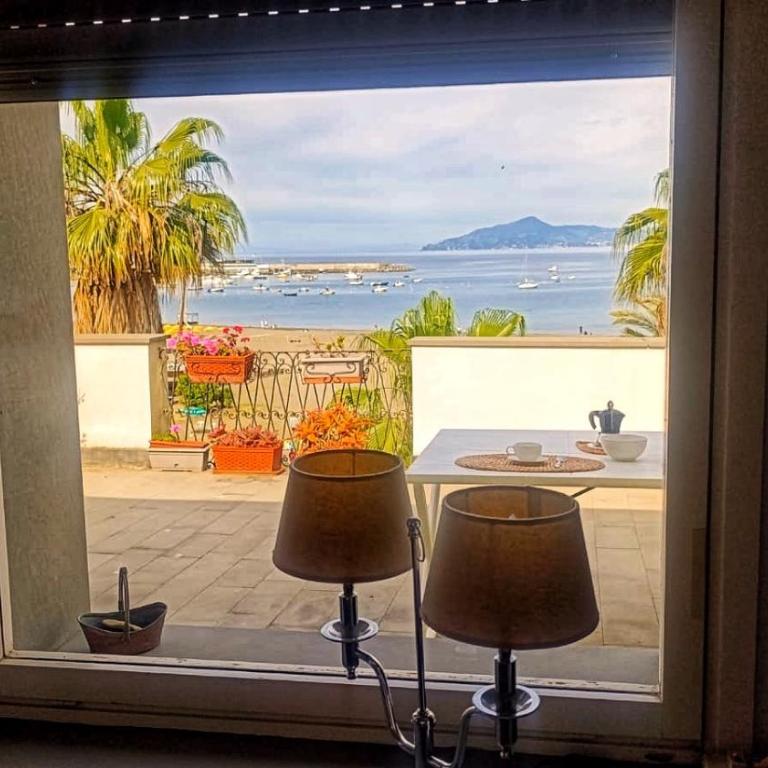 Appartamento frontemare con terrazzo - Appartamento con Vista Mare - 2