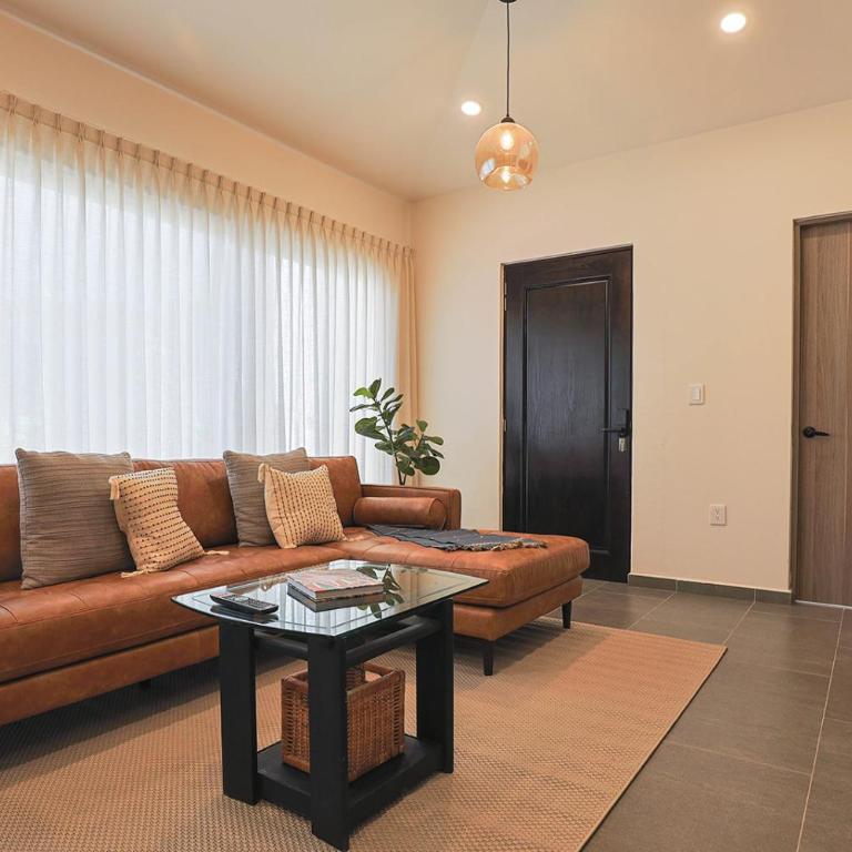 Private Hot Tub - Cozy 2BR Home in Nueva Escondida - Casa - 30