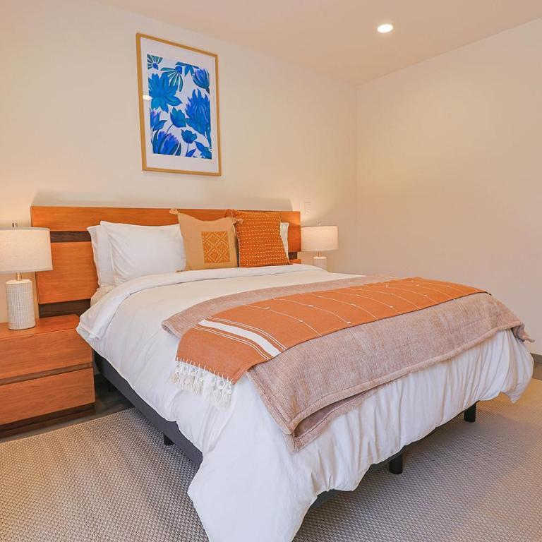 Private Hot Tub - Cozy 2BR Home in Nueva Escondida - Casa - 22