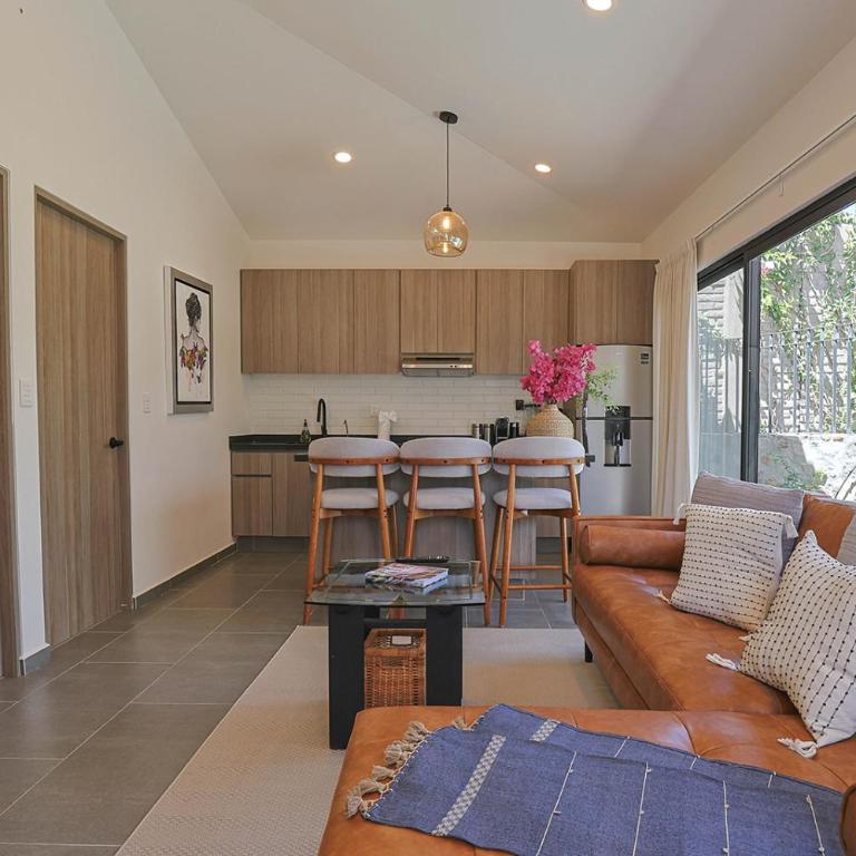 Private Hot Tub - Cozy 2BR Home in Nueva Escondida - Casa - 18