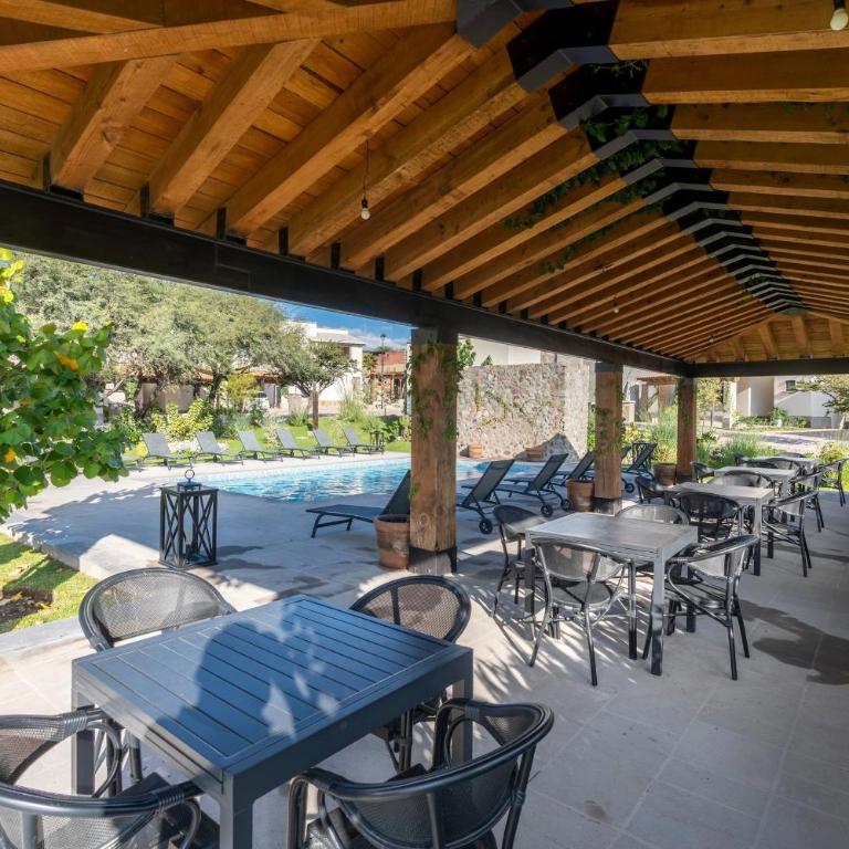 Private Hot Tub - Cozy 2BR Home in Nueva Escondida - Casa - 53