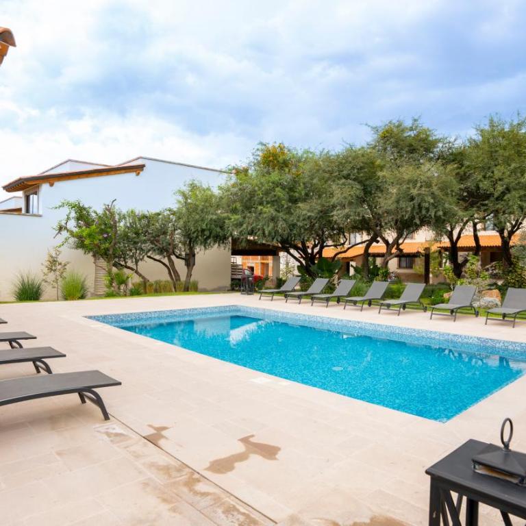 Private Hot Tub - Cozy 2BR Home in Nueva Escondida - Casa - 49