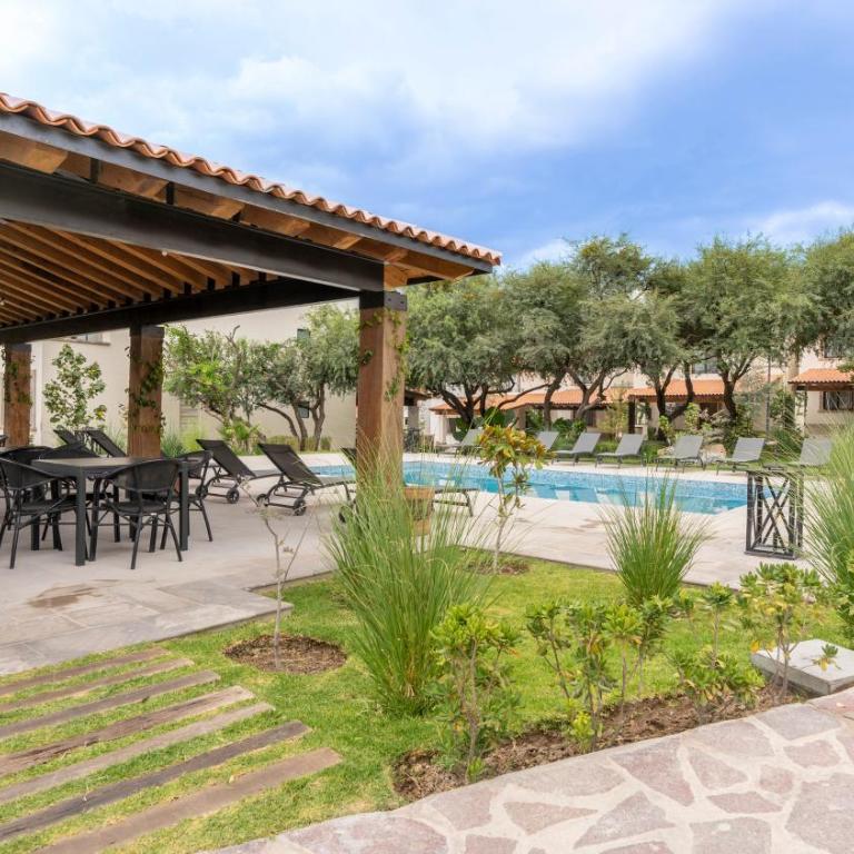 Private Hot Tub - Cozy 2BR Home in Nueva Escondida - Casa - 55