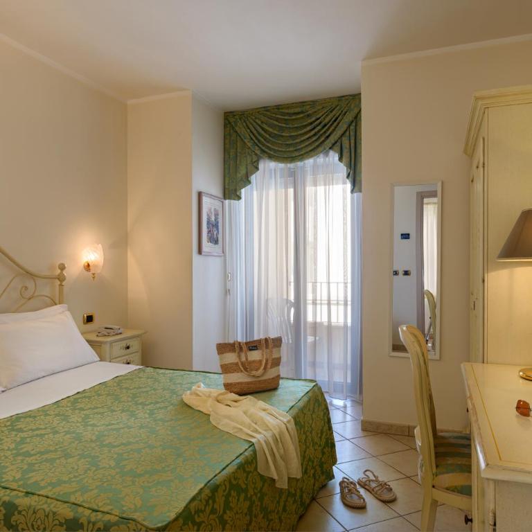 Hotel Bridge - Camera Matrimoniale con Balcone - 3