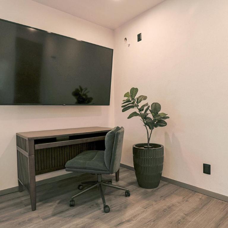 Modern 3BR Home - Pool & Gym in Nueva Escondida - Casa - 35