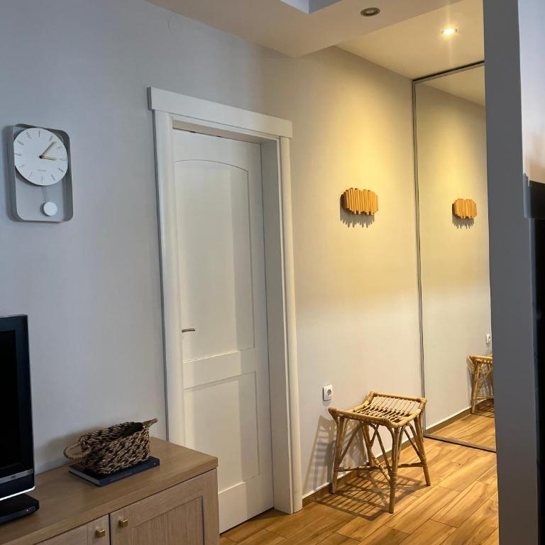 Captain Jane - One-Bedroom Apartment - 9