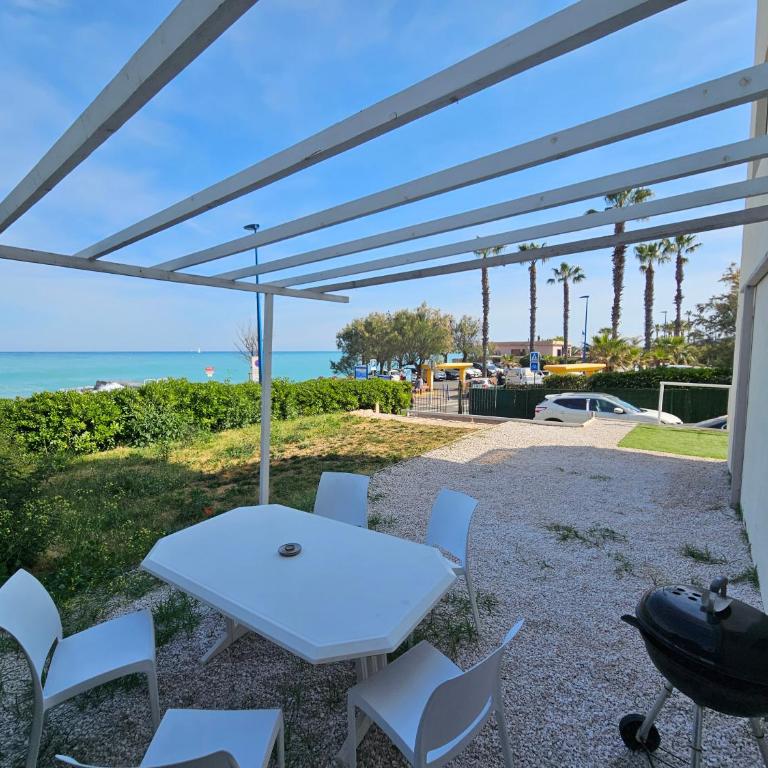 Samaquamarine - One-Bedroom Apartment - 6